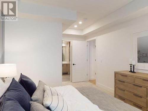 4060 Saturna Ave, Powell River, BC - Indoor Photo Showing Bedroom