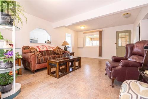1633 George Street, Greater Sudbury, ON - Indoor Photo Showing Living Room