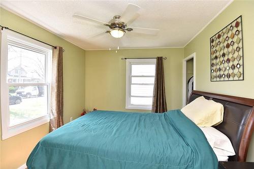 45 Dalhousie Avenue, Hamilton, ON - Indoor Photo Showing Bedroom