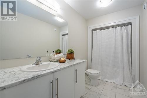 2nd floor full bath - 72 Dowdall Circle, Carleton Place, ON - Indoor Photo Showing Bathroom