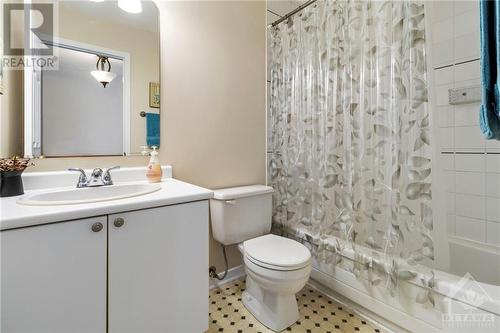 1665 Tache Way, Ottawa, ON - Indoor Photo Showing Bathroom