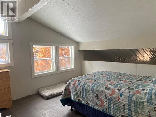 Dl 1999 Bouleau Lake Road, Vernon, BC - Indoor Photo Showing Bedroom