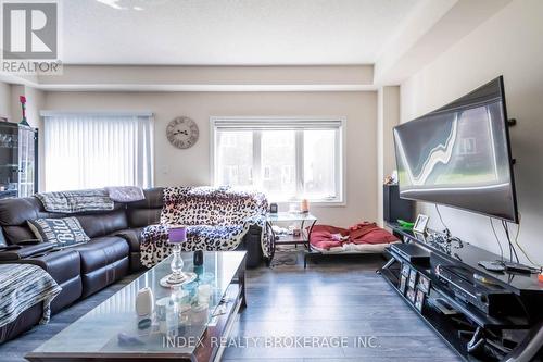 59 Sparkle Drive, Thorold, ON - Indoor Photo Showing Living Room