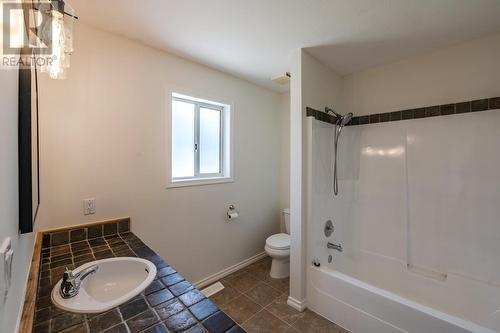 12594 Sunset Place, Summerland, BC - Indoor Photo Showing Bathroom