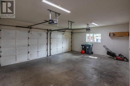 12594 Sunset Place, Summerland, BC - Indoor Photo Showing Garage