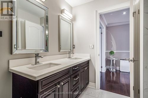 3341 Roma Avenue, Burlington, ON - Indoor Photo Showing Bathroom