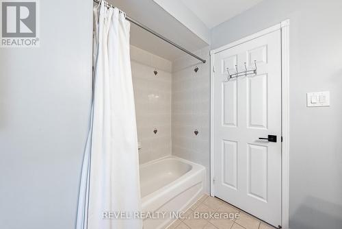 26 Dawson Crescent, Milton, ON - Indoor Photo Showing Bathroom