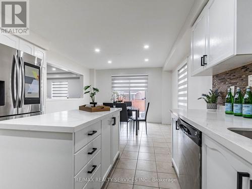 8 River Heights Drive, Brampton, ON - Indoor Photo Showing Kitchen