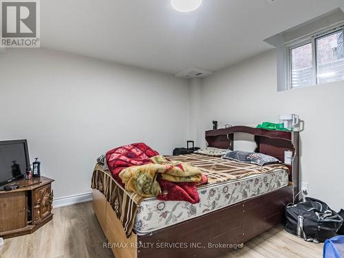 23 Hoskins Square, Brampton, ON - Indoor Photo Showing Bedroom