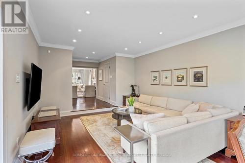 70 King Georges Road, Toronto, ON - Indoor Photo Showing Living Room