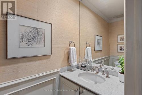 70 King Georges Road, Toronto, ON - Indoor Photo Showing Bathroom