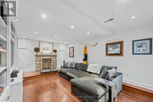 70 King Georges Road, Toronto, ON - Indoor Photo Showing Living Room