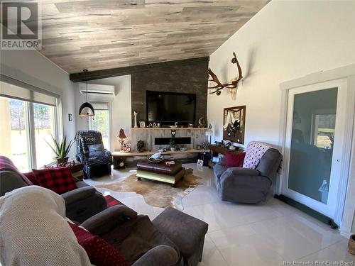 134 Titus Road, Edmundston, NB - Indoor Photo Showing Living Room