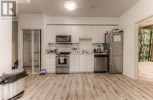 416 - 110 Fergus Avenue, Kitchener, ON - Indoor Photo Showing Kitchen