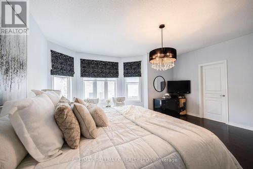 141 Alamo Heights Drive, Richmond Hill, ON - Indoor Photo Showing Bedroom