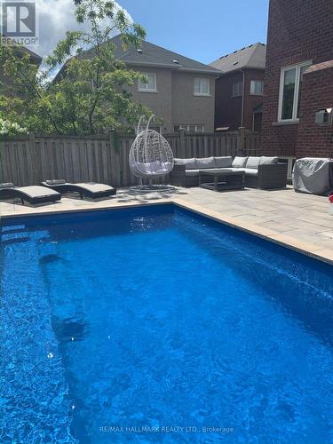 141 Alamo Heights Drive, Richmond Hill, ON - Outdoor With In Ground Pool