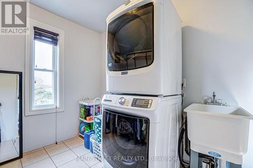 250 Cryderman Sideroad, Georgina, ON - Indoor Photo Showing Laundry Room