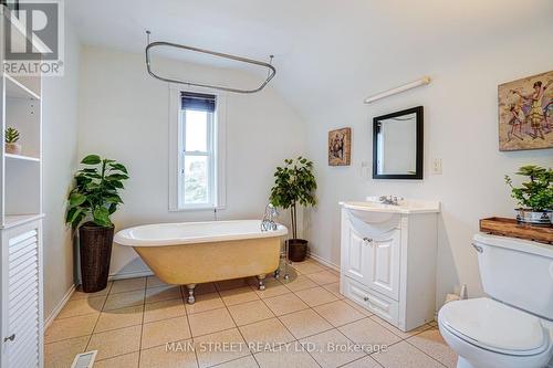 250 Cryderman Sideroad, Georgina, ON - Indoor Photo Showing Bathroom