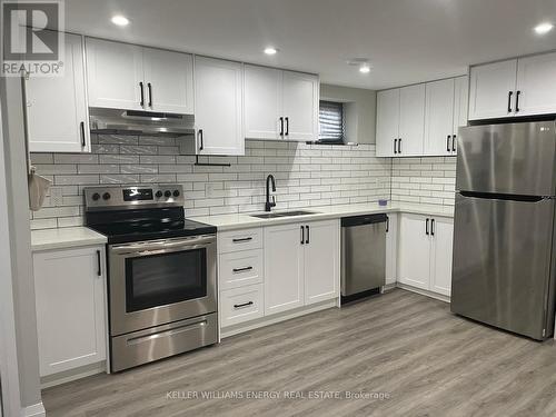 Bsmt - 325 Baldwin Street, Oshawa, ON - Indoor Photo Showing Kitchen With Upgraded Kitchen