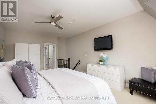 22 - 8307 Kipling Avenue, Vaughan, ON - Indoor Photo Showing Bedroom
