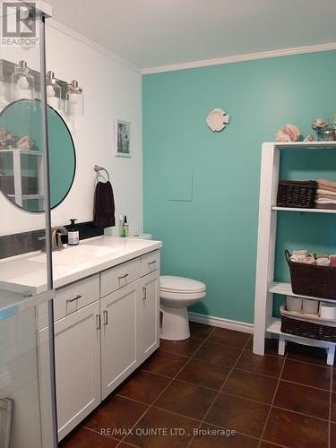 164 Herchimer Avenue, Belleville, ON - Indoor Photo Showing Bathroom