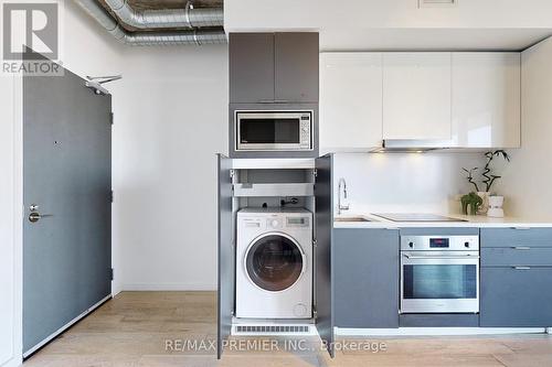 2405 - 170 Bayview Avenue, Toronto, ON - Indoor Photo Showing Laundry Room