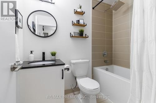 404 - 1486 Bathurst Street, Toronto, ON - Indoor Photo Showing Bathroom
