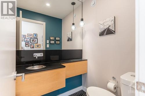 594 Tweedsmuir Avenue, Ottawa, ON - Indoor Photo Showing Bathroom