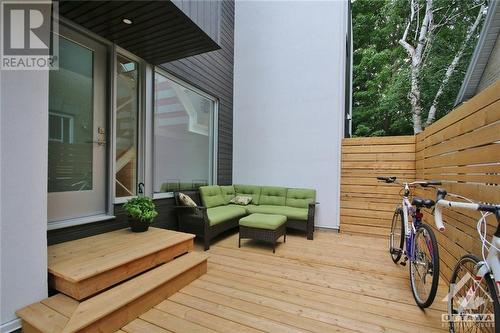594 Tweedsmuir Avenue, Ottawa, ON - Outdoor With Deck Patio Veranda With Exterior