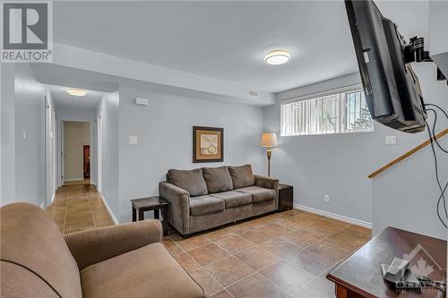 1547 Vercheres Street, Ottawa, ON - Indoor Photo Showing Living Room