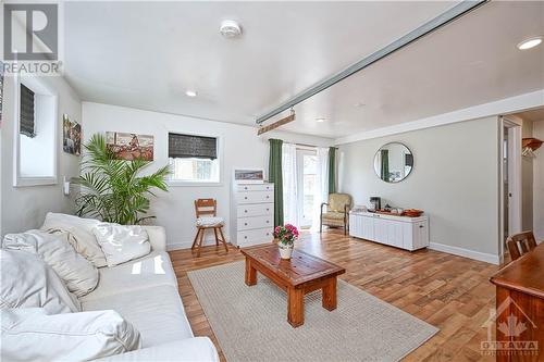 300 Jack Street, Kemptville, ON - Indoor Photo Showing Living Room