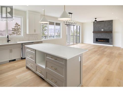 830 Westview Way Unit# 13, West Kelowna, BC - Indoor Photo Showing Kitchen With Fireplace