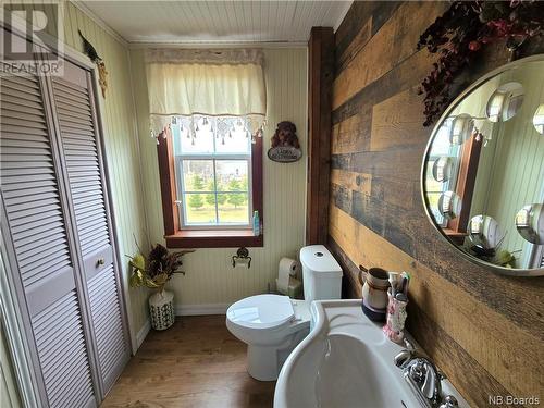 6569 Route 313, Petite-Lamèque, NB - Indoor Photo Showing Bathroom