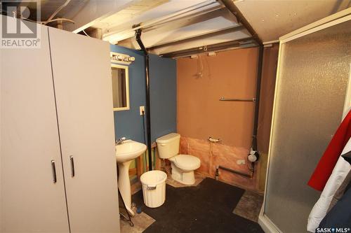 1322 96Th Street, North Battleford, SK - Indoor Photo Showing Bathroom