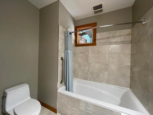 22 - 1106 Seventh Street, Nelson, BC - Indoor Photo Showing Bathroom