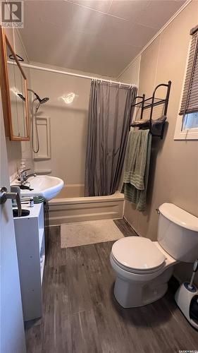 301 3Rd Street, Wakaw, SK - Indoor Photo Showing Bathroom