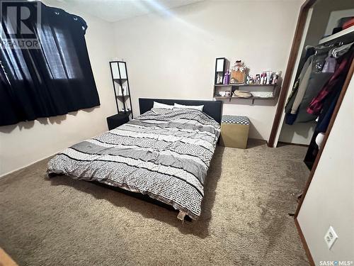 705 Katrusik Avenue, Bienfait, SK - Indoor Photo Showing Bedroom