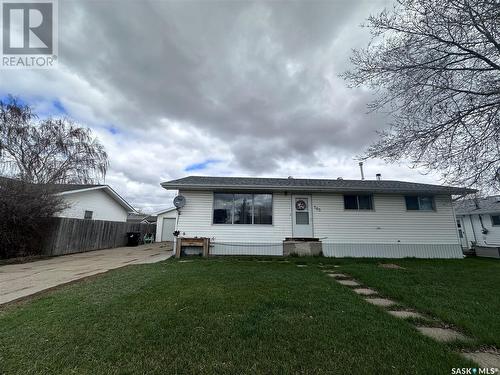 705 Katrusik Avenue, Bienfait, SK - Outdoor