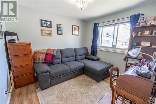 1707 Peter Street, Cornwall, ON - Indoor Photo Showing Living Room