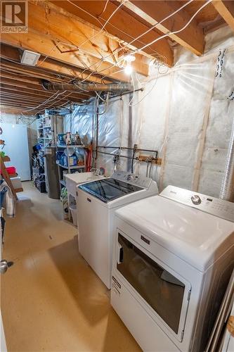 1707 Peter Street, Cornwall, ON - Indoor Photo Showing Laundry Room