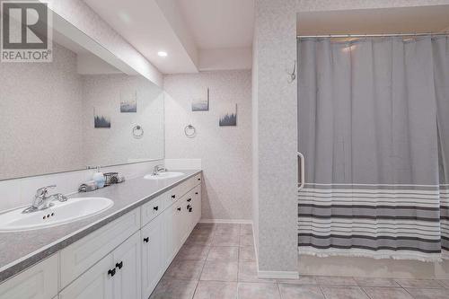 5052 Riverview Road Unit# 5009B, Fairmont Hot Springs, BC - Indoor Photo Showing Bathroom