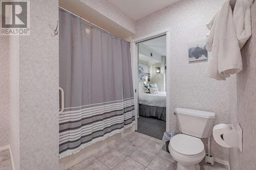 5052 Riverview Road Unit# 5009B, Fairmont Hot Springs, BC - Indoor Photo Showing Bathroom