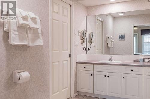 5052 Riverview Road Unit# 5009B, Fairmont Hot Springs, BC - Indoor Photo Showing Bathroom