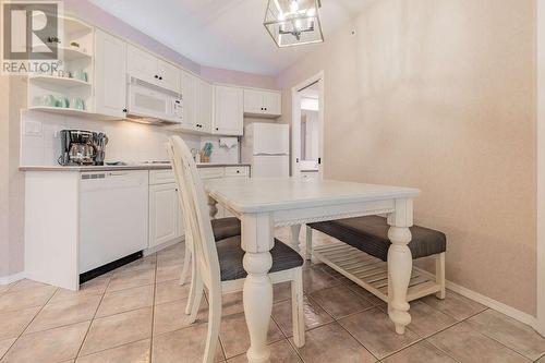 5052 Riverview Road Unit# 5009B, Fairmont Hot Springs, BC - Indoor Photo Showing Kitchen