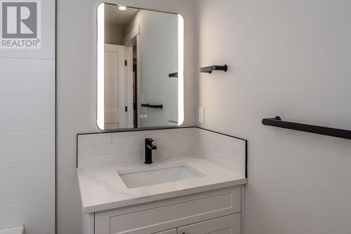 235 N Lyon Street, Prince George, BC - Indoor Photo Showing Bathroom