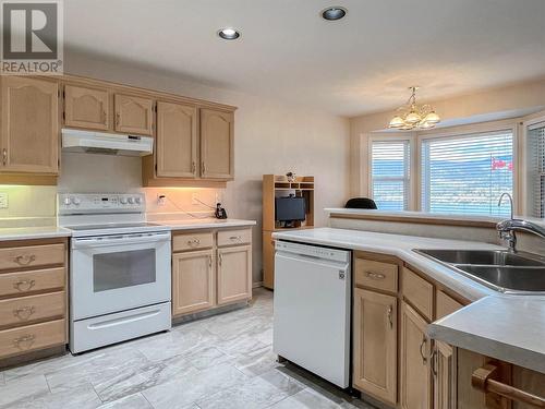 462 Ridge Road, Penticton, BC - Indoor Photo Showing Kitchen With Double Sink