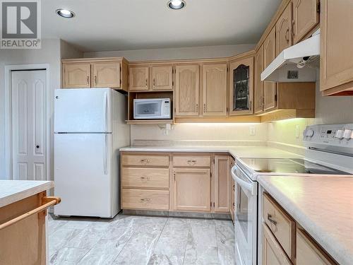 462 Ridge Road, Penticton, BC - Indoor Photo Showing Kitchen