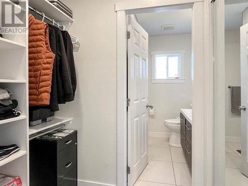 834 School Avenue, Oliver, BC - Indoor Photo Showing Bathroom