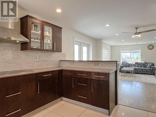 834 School Avenue, Oliver, BC - Indoor Photo Showing Kitchen