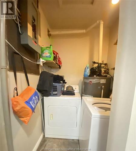 45 Gray Street, Chatham, ON - Indoor Photo Showing Laundry Room